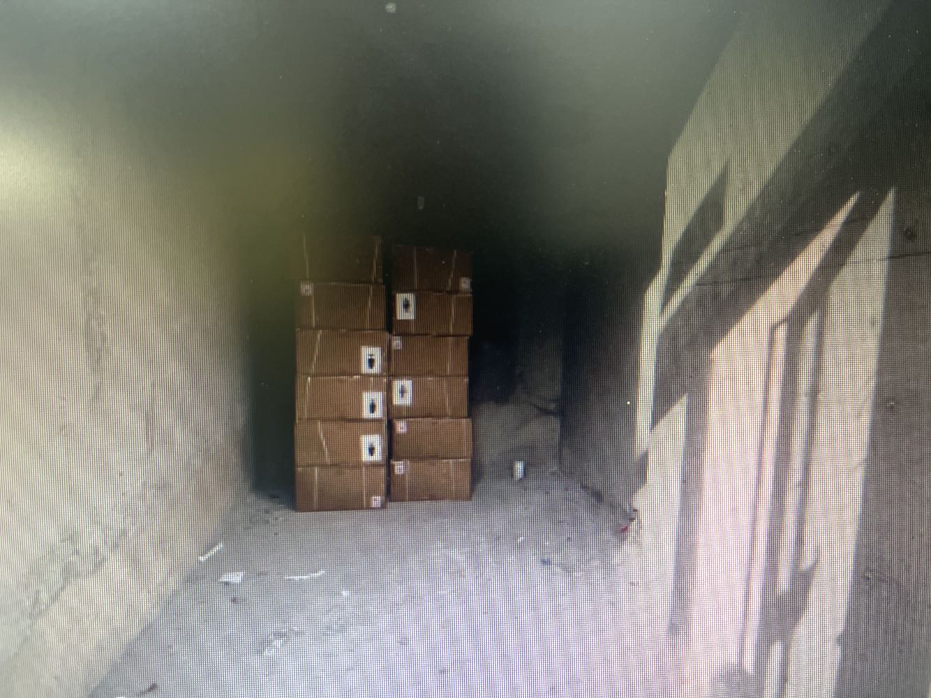 隔壁是卖羊肉批发的-深圳锦绣时代广场租房