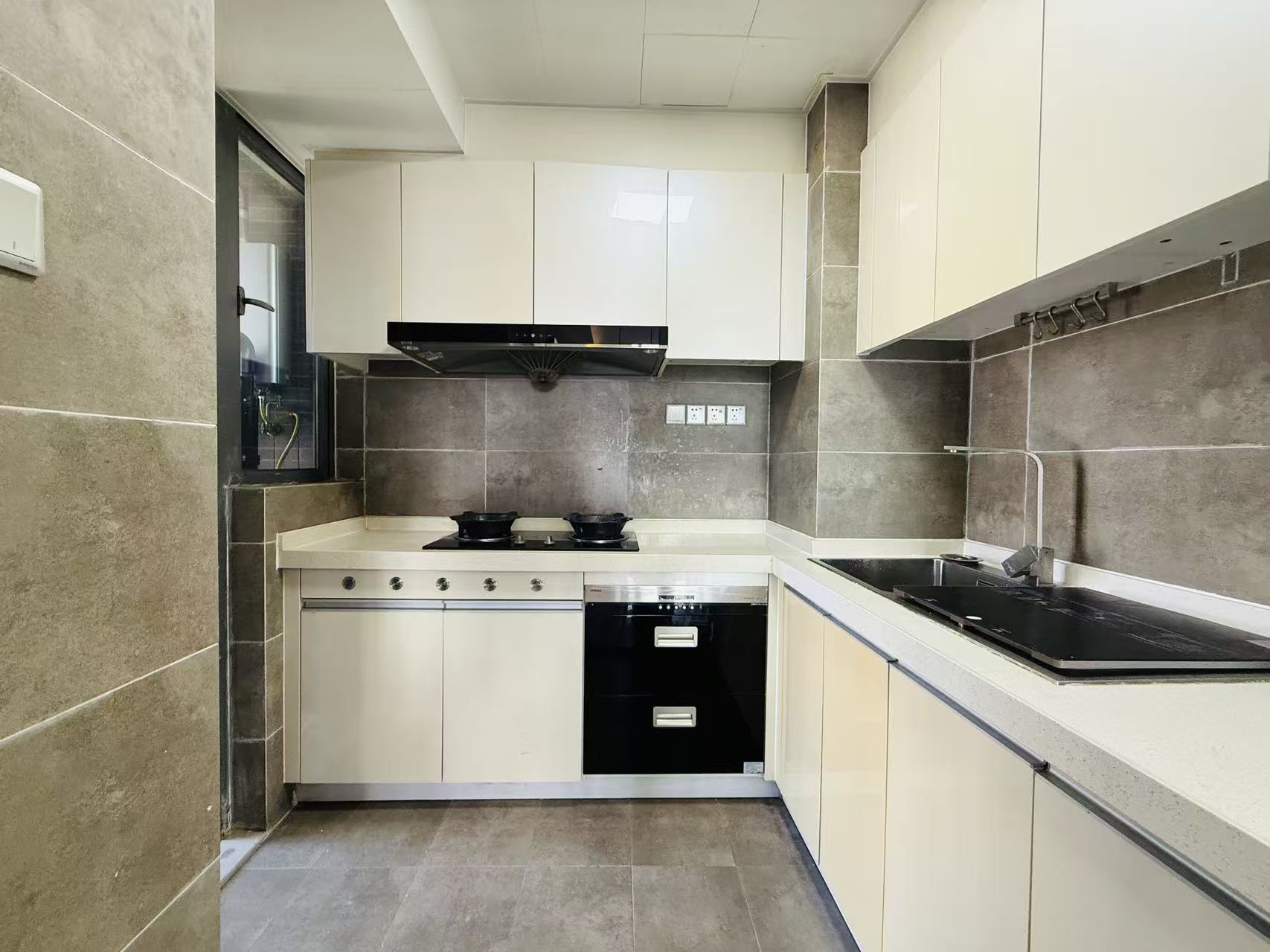 房子在出租中-深圳澜湾花园租房