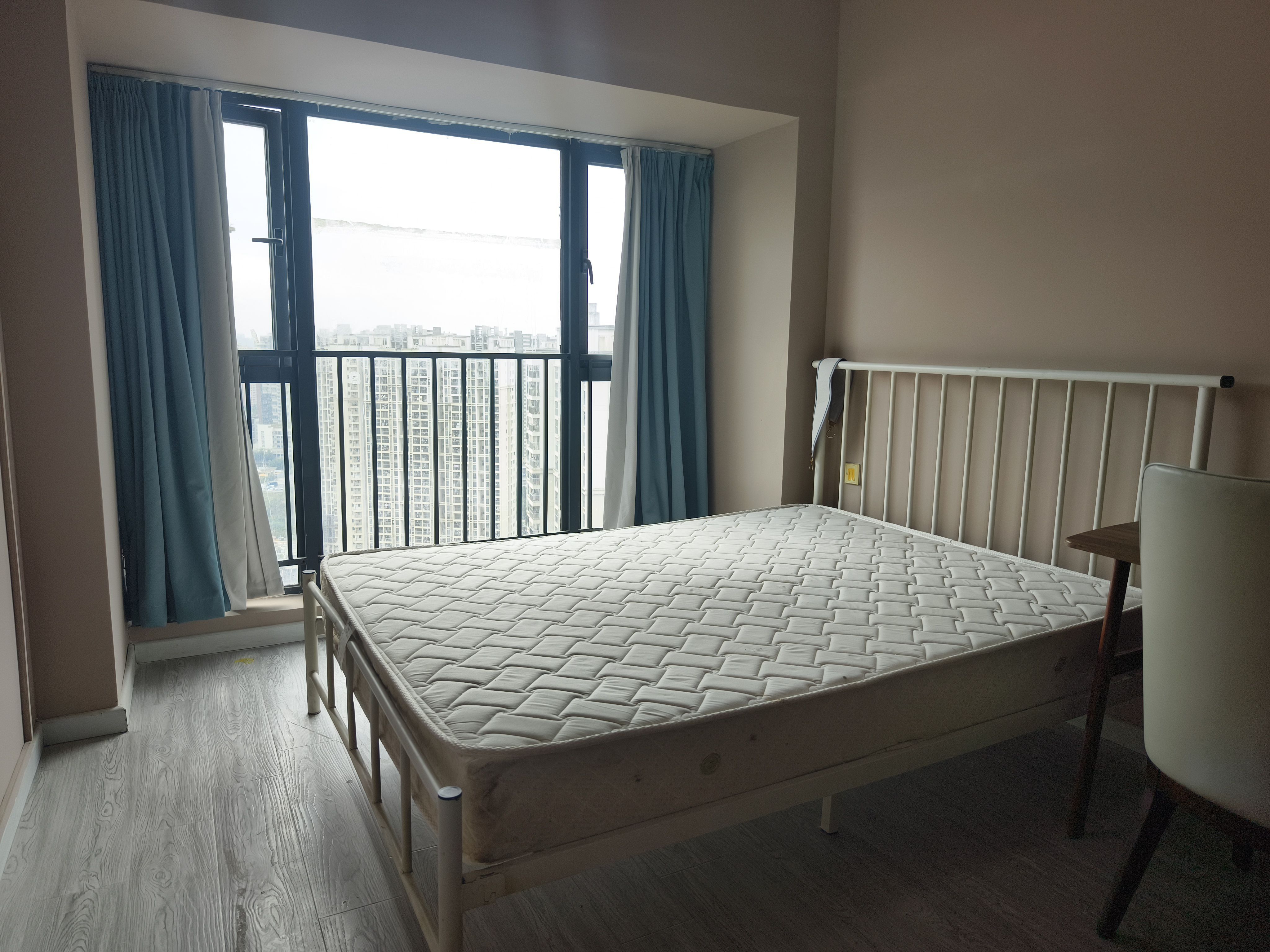 恒地悦山湖花园东北向精装单室公寓20㎡-深圳恒地悦山湖花园租房