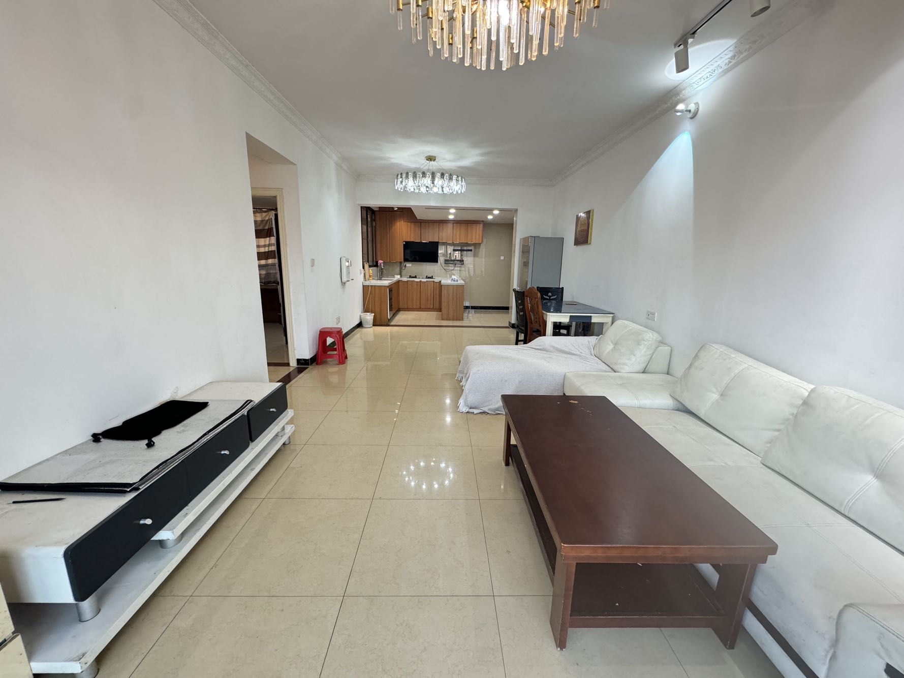 汇美体育花园精装4房2厅配套齐，拎包入住。