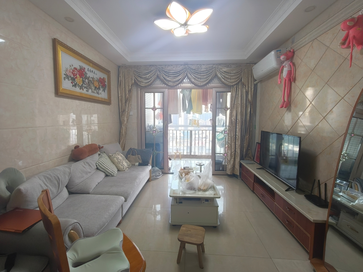 泰华俊庭正规三房，户型方正，业主诚心出租。-深圳泰华俊庭租房