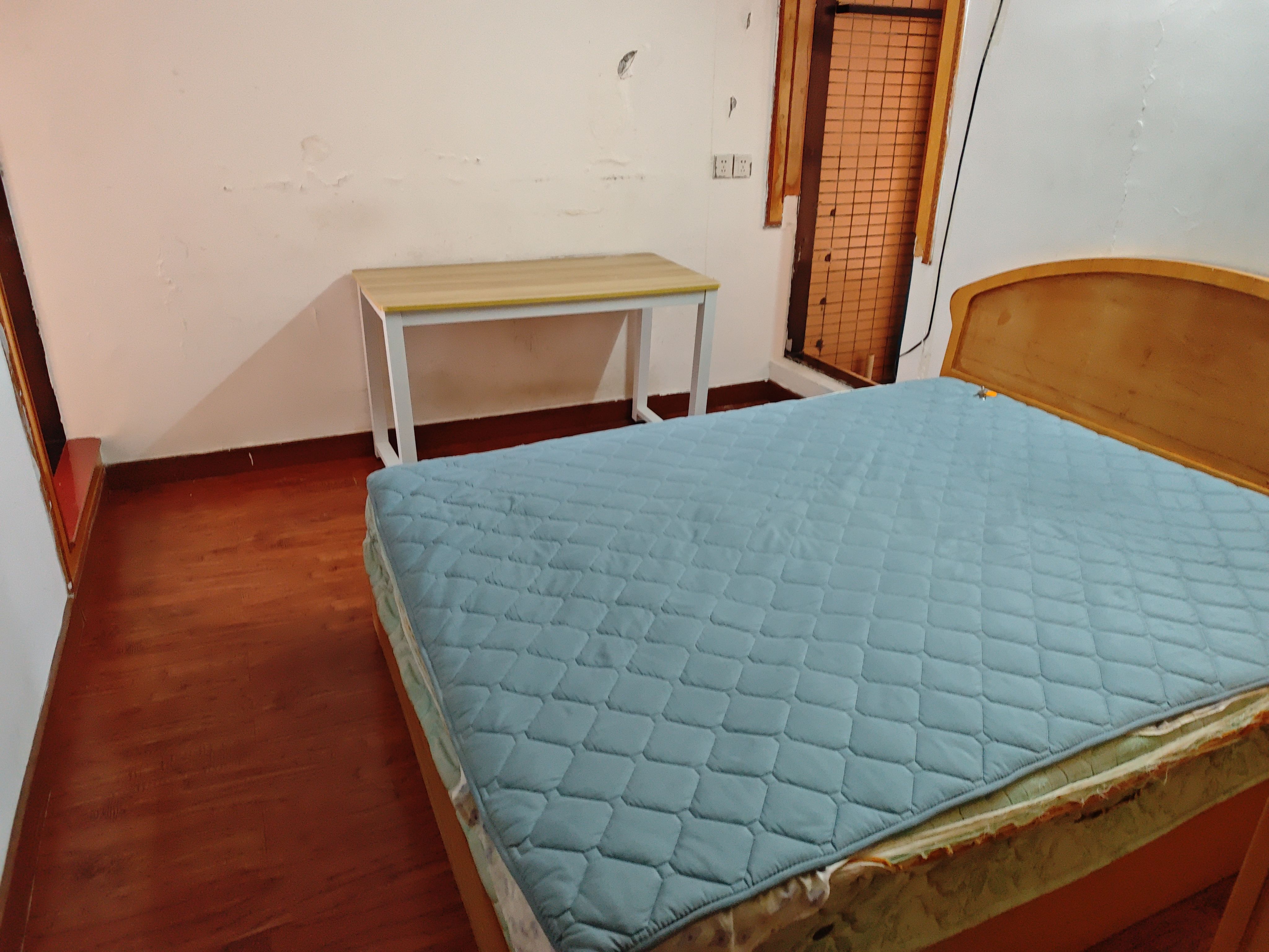 业主诚心出租，看房方便，小区安静，适合居住，家私齐全，拎包入-深圳润裕花园租房