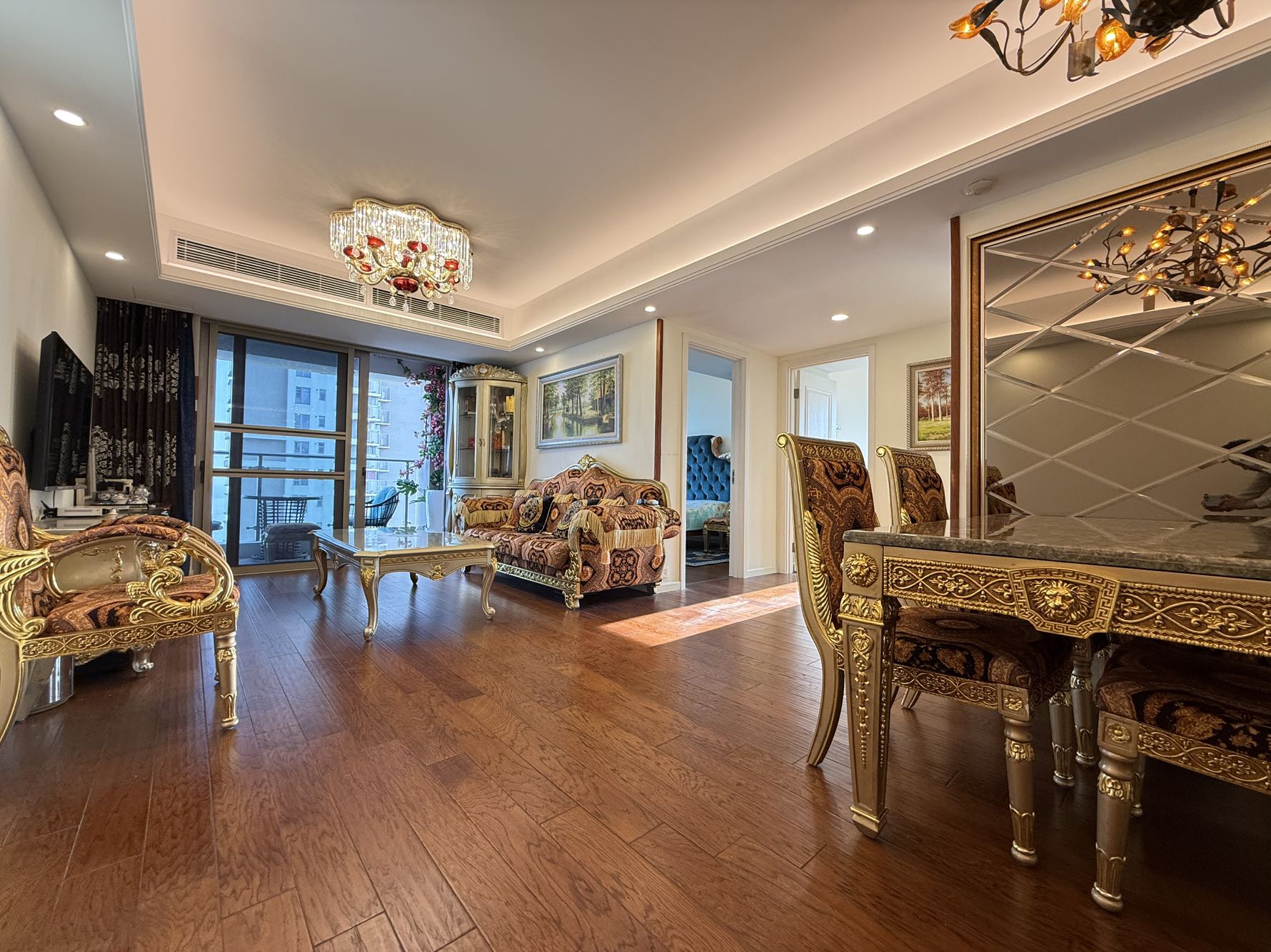 格力海岸三期，方正户型，朝南采光充足，低税费，海景尽收眼底，业主诚心出售，不容错过！-珠海格力海岸三期二手房