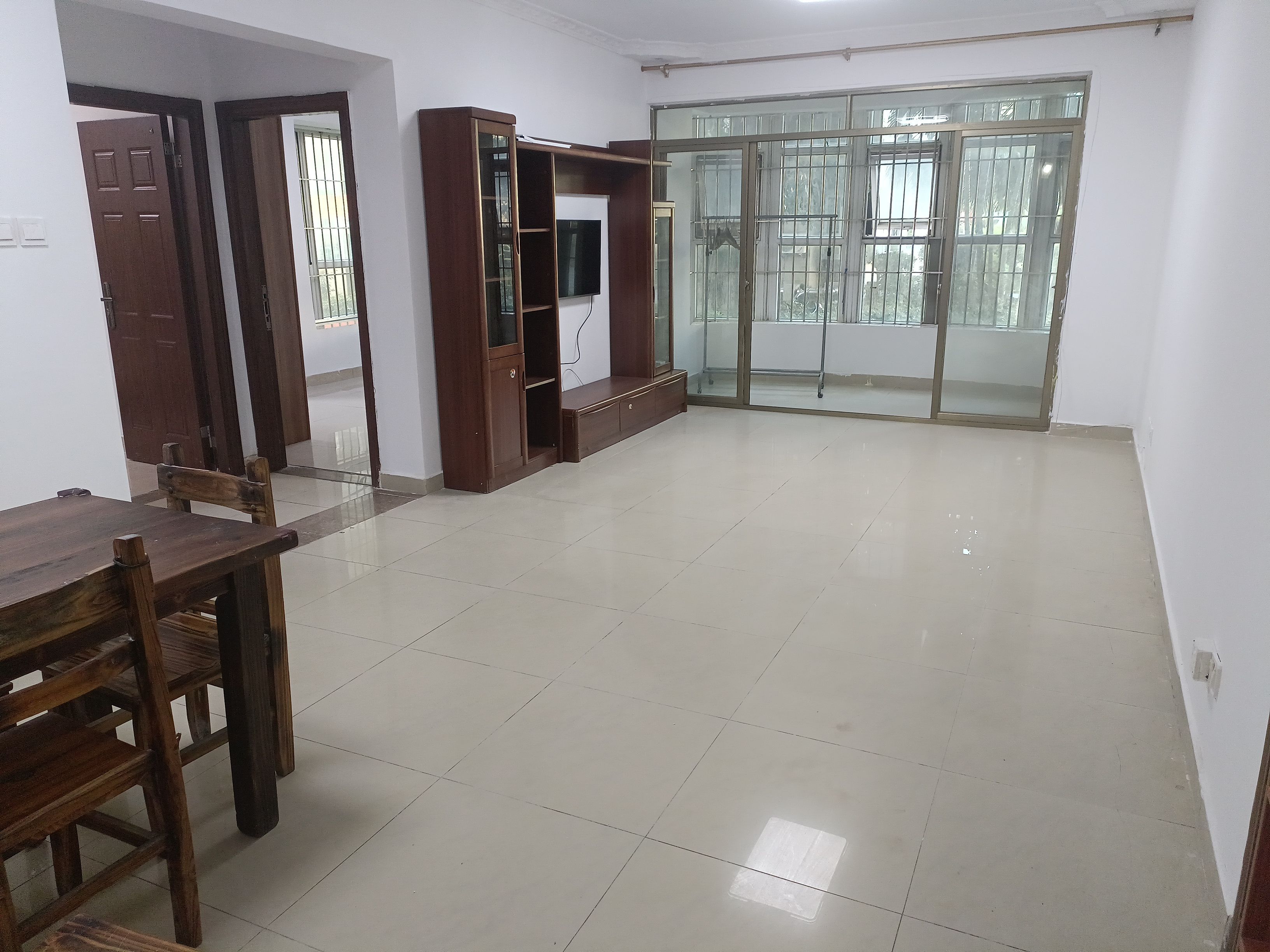 凤凰山森林公园脚下，业主诚心出租，看房方便-深圳时代景苑租房