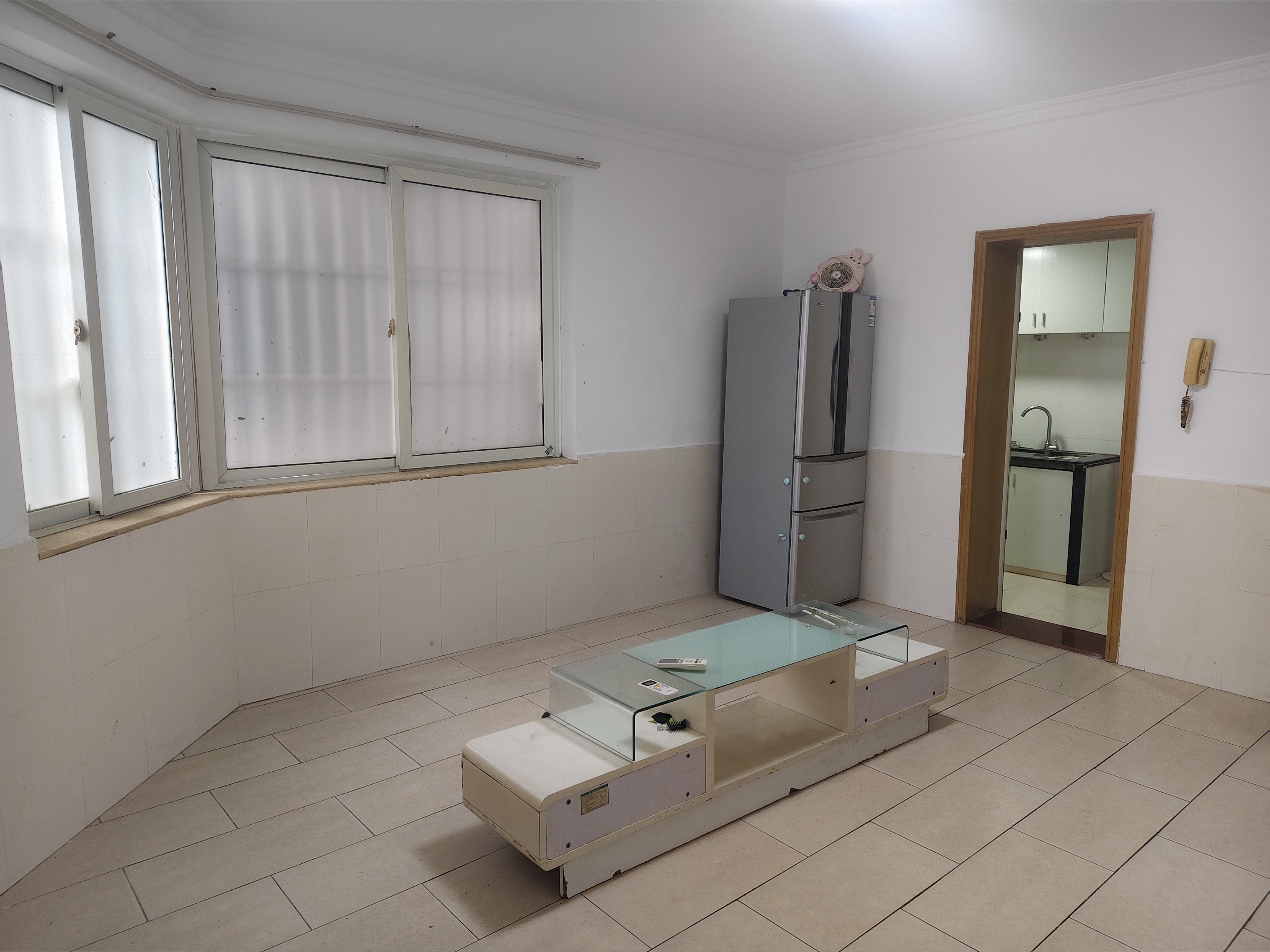 大花园小区，地铁口物业，正规1房1厅-深圳皇溪苑租房