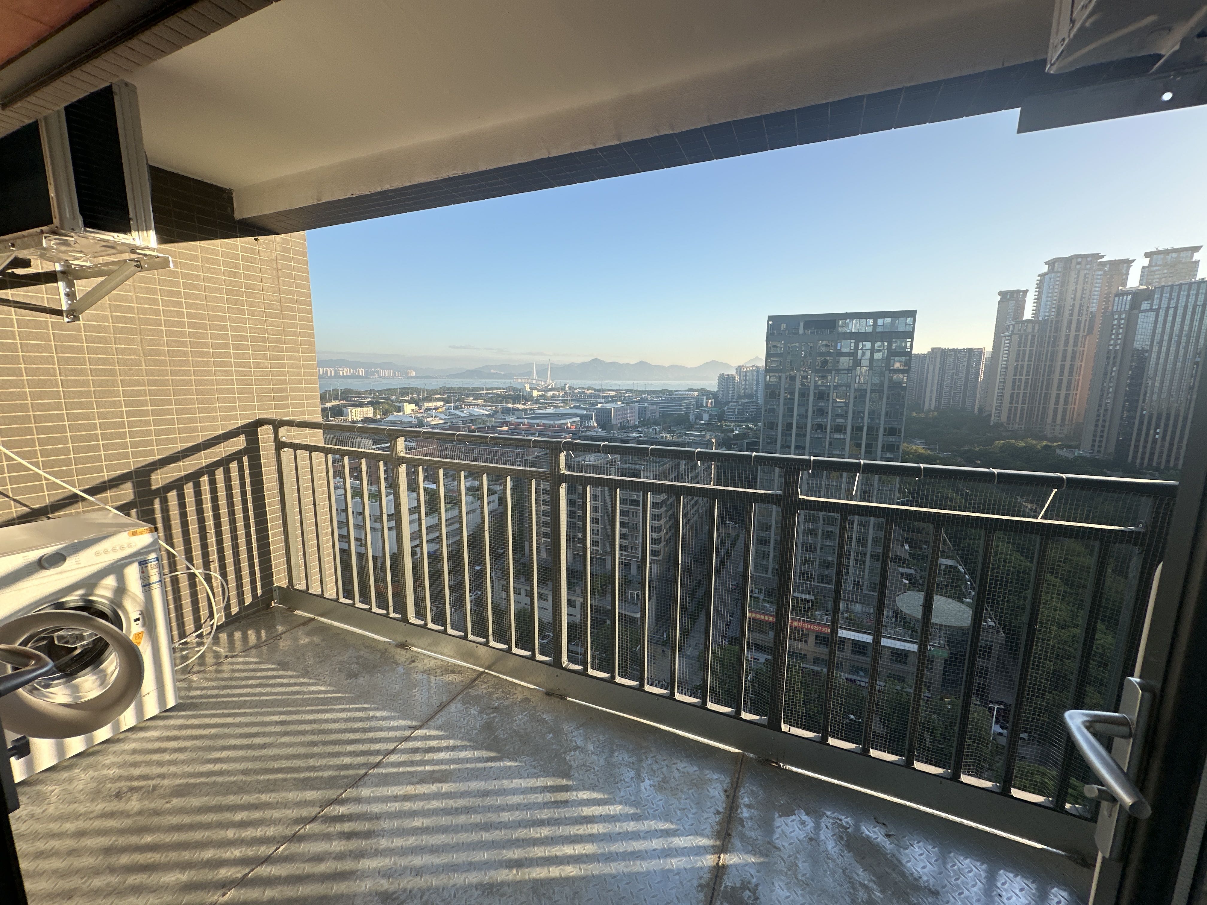 全新装修，正南向海景2房，舒适宜居，诚心出租