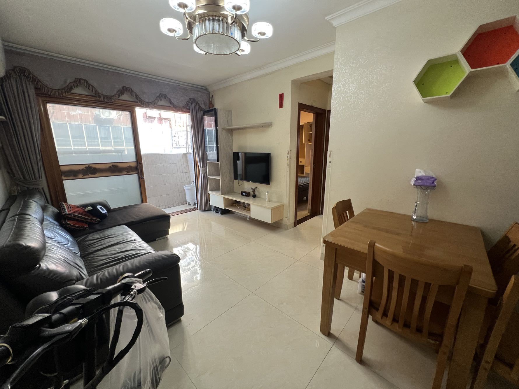 华强南优质房源，东南朝向两室一厅，旁边大型公园，绿意盎然，生活惬意。-深圳庆福园二手房