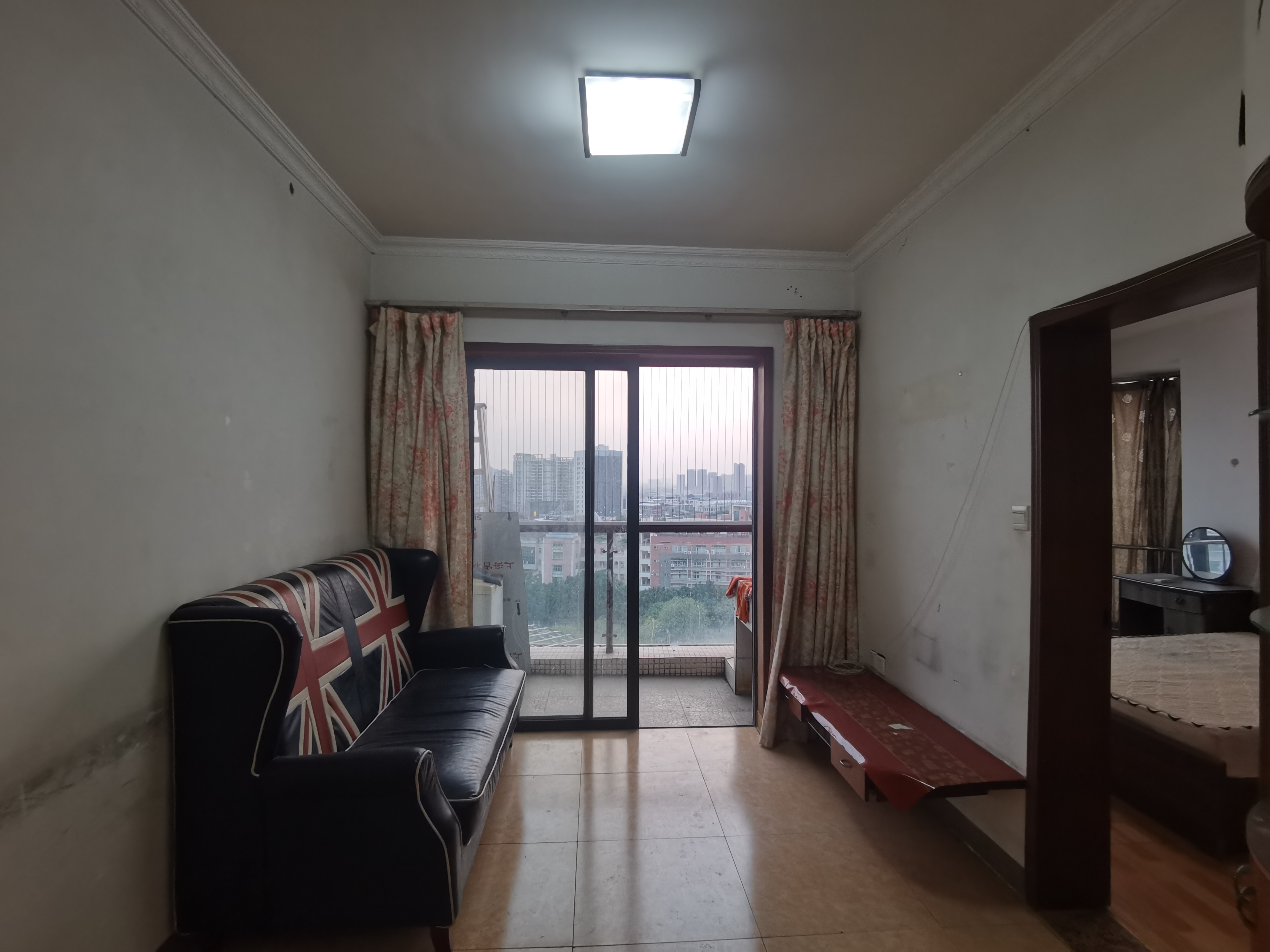 现代城市花园 1房2厅1卫 50.67㎡