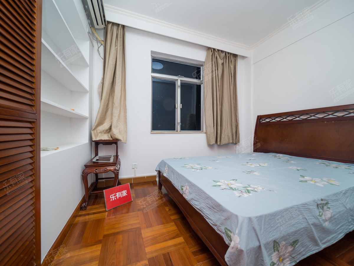 莲花一村正规4房诚心出售