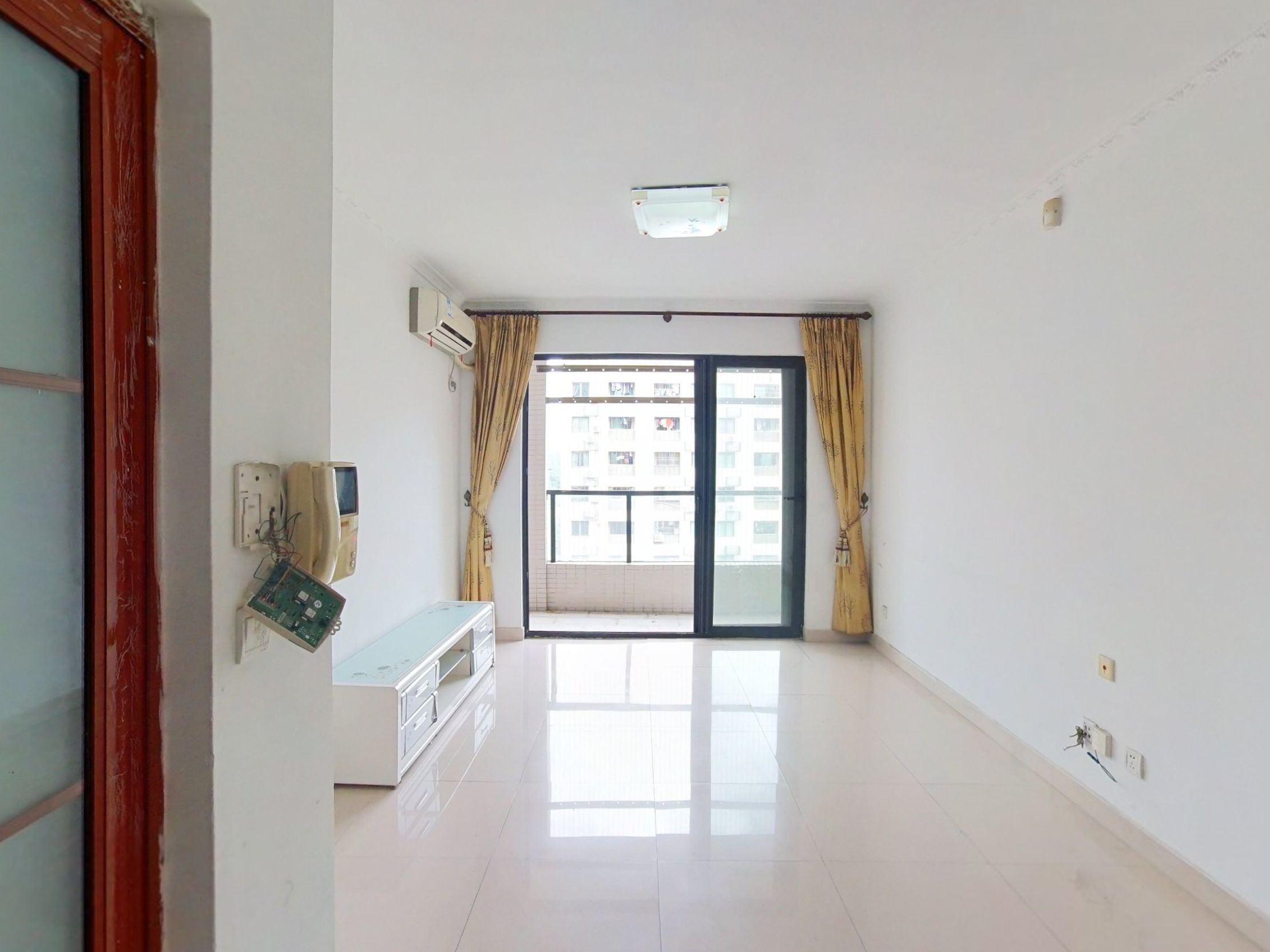 万科金域东郡，户型方正，通风采光优，带地面花园，税费低，业主诚心出售！