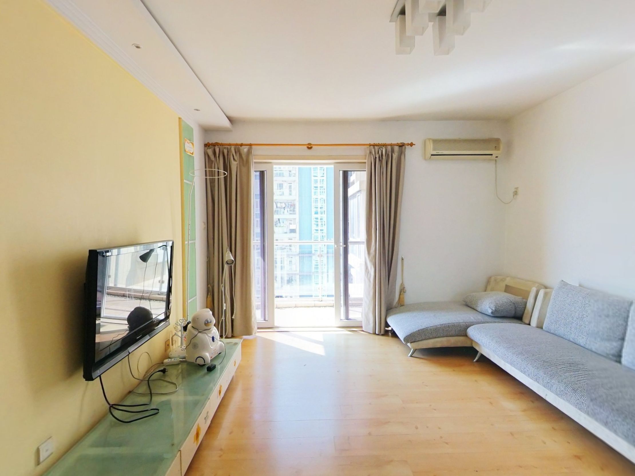 白石龙地铁口，急租