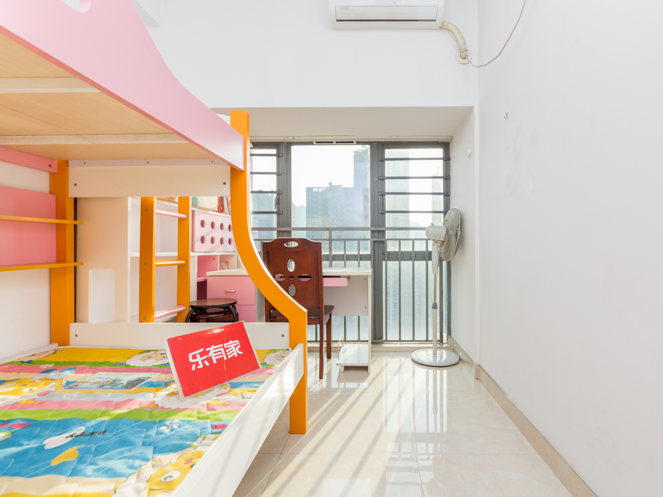 汉京湾雅居，方正户型，通风采光佳，重点学校旁，双花园环绕，业主诚售，随时看房！