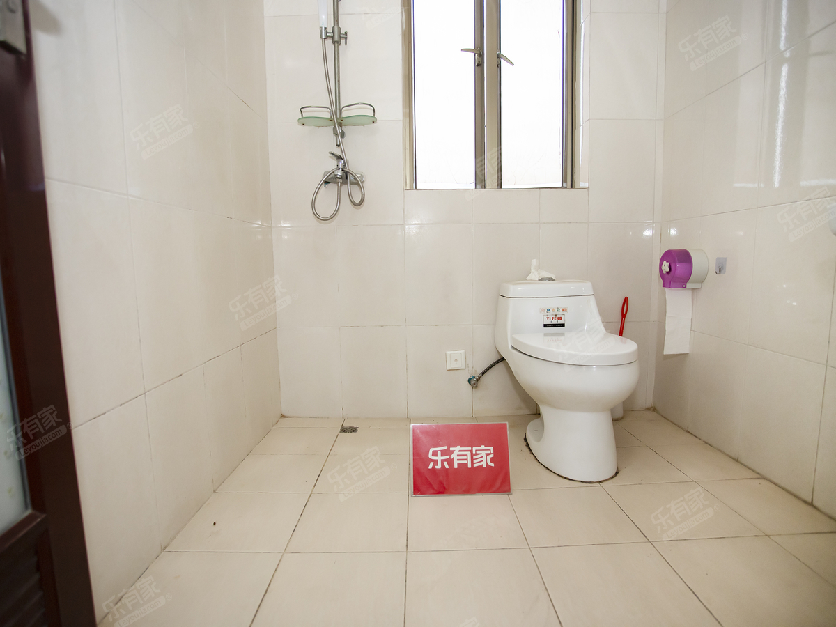 国香金湾雅苑厕所-1