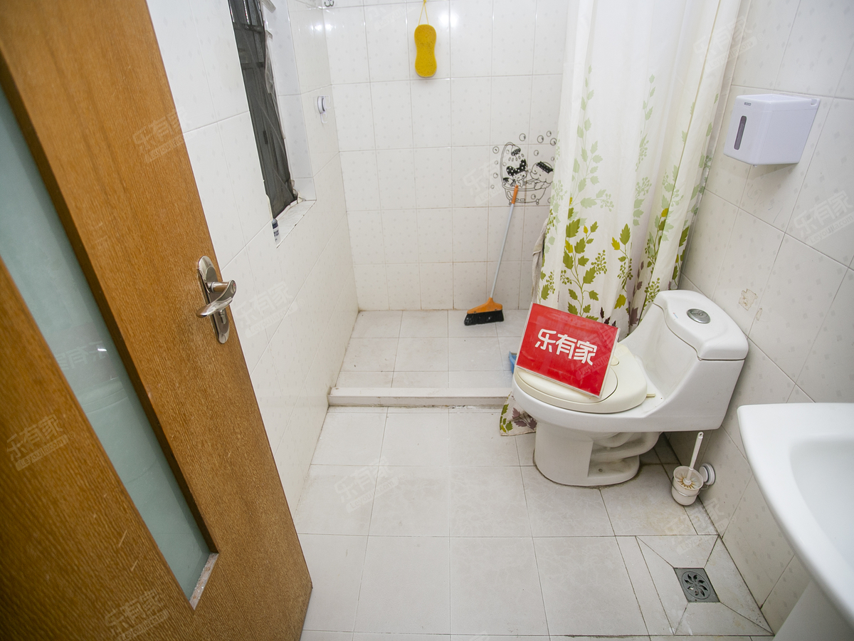 海印长城二期厕所-1