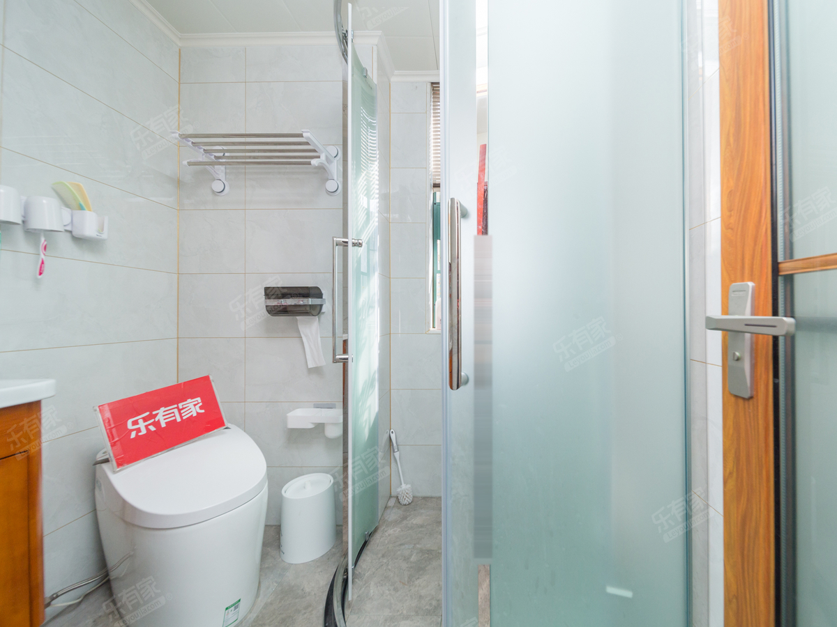 业主诚心出售，家私家电齐全，拎包入住