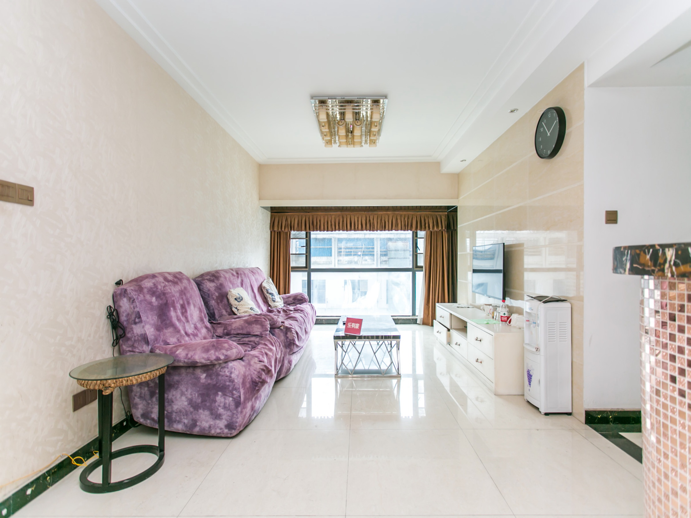 私家具保养得很好，可拎包入住。-佛山槟城西岸二手房