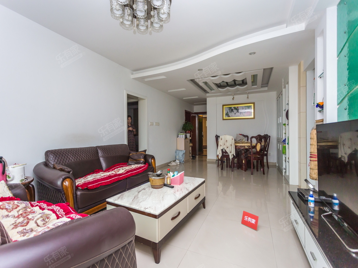 黄埔三期，看花园，安静户型正规四方出售！