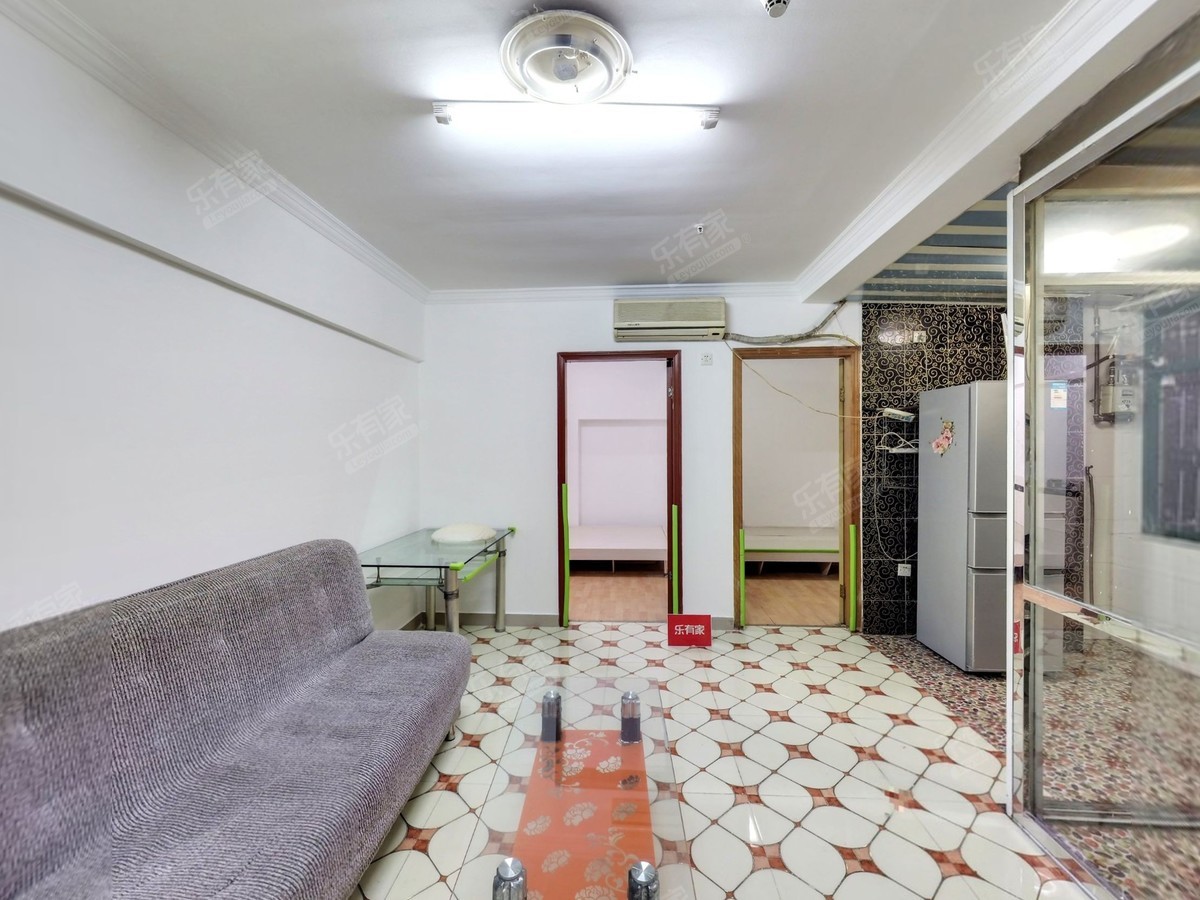罗湖区和平路船步街船步高架桥附近，精装两房一厅出售-深圳港逸豪庭二手房