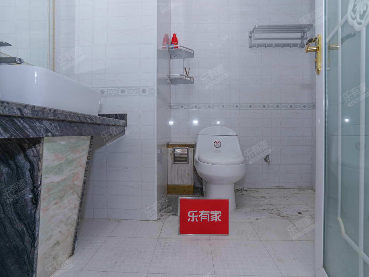云峰花园三期厕所-1