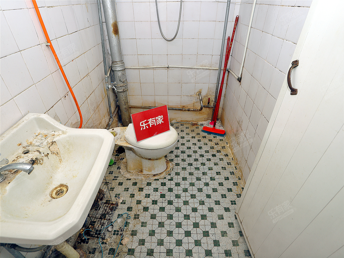 松泉公寓厕所-1