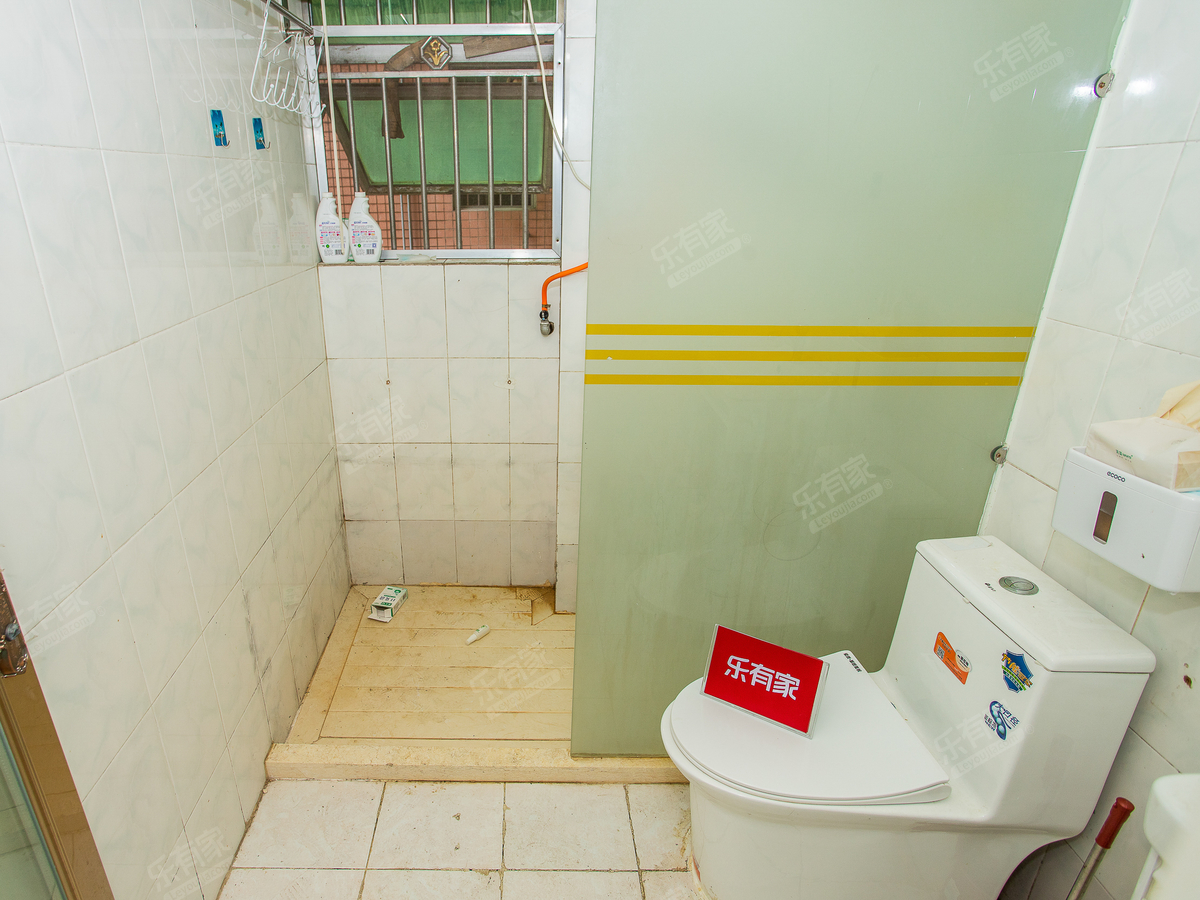 新龙岗花园厕所-2