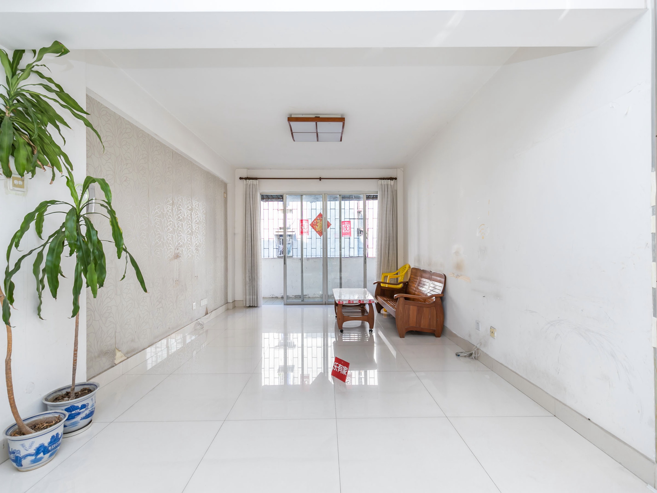 农林地铁口。精装大四房，诚心出租-深圳建业小区租房