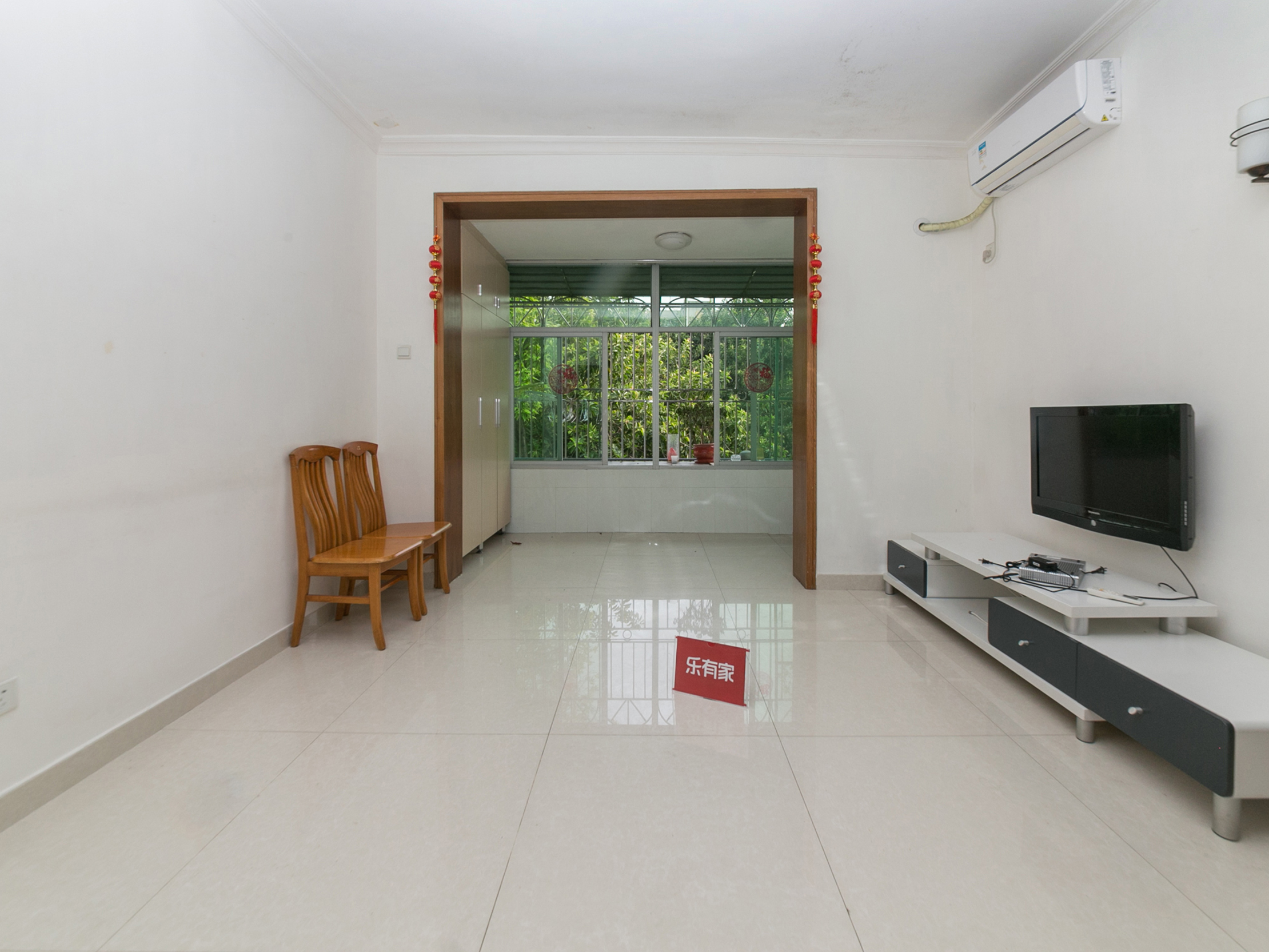 南北通透3室2厅，近地铁与公园，出行便利，舒适生活空间。