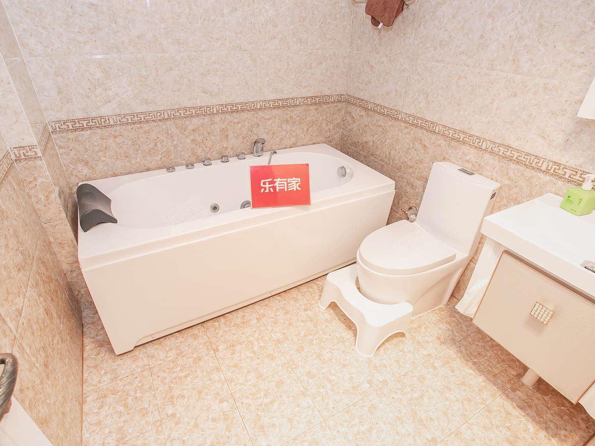 名苑山庄 3房2厅2卫 136㎡