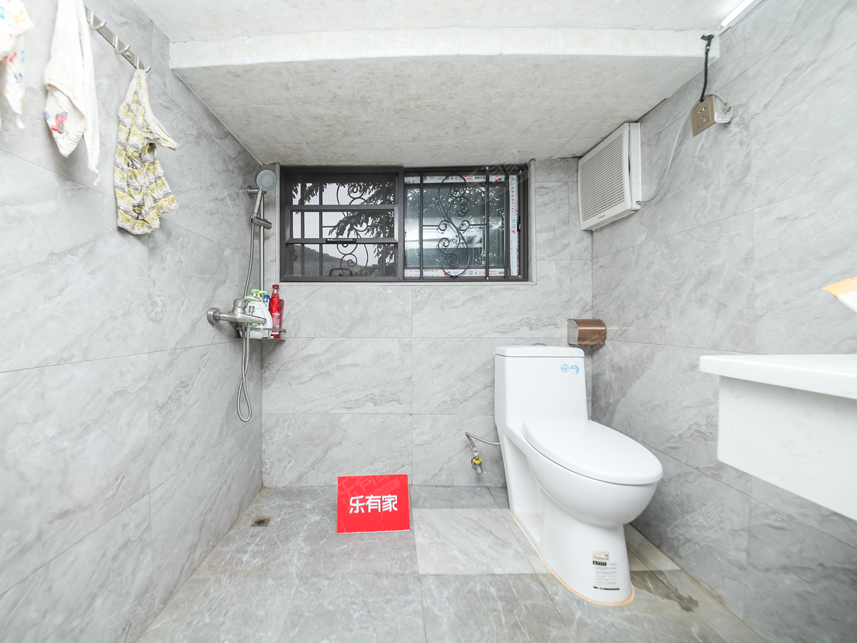 中惠香樟绿洲厕所-2