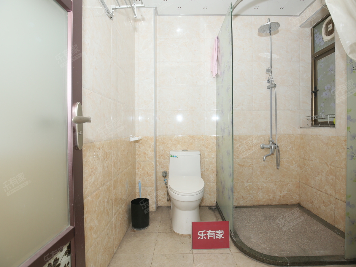 骏景湾豪庭厕所-2