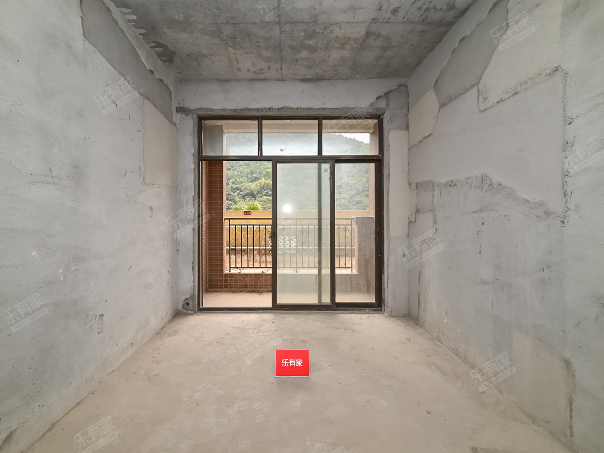 博爱路旁，君华不靠路2房，楼层好，看房方便。