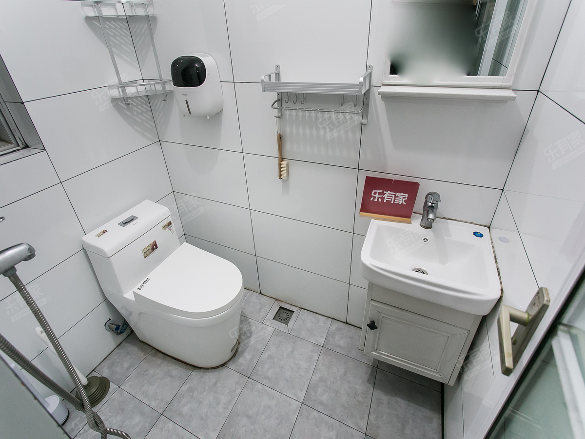 富通城三期厕所-1