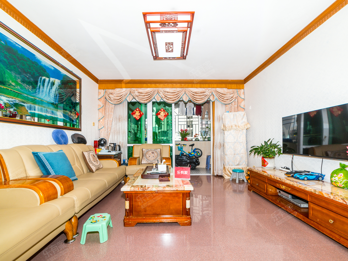 近地铁口2号线，标准大三房-深圳港湾花园二手房