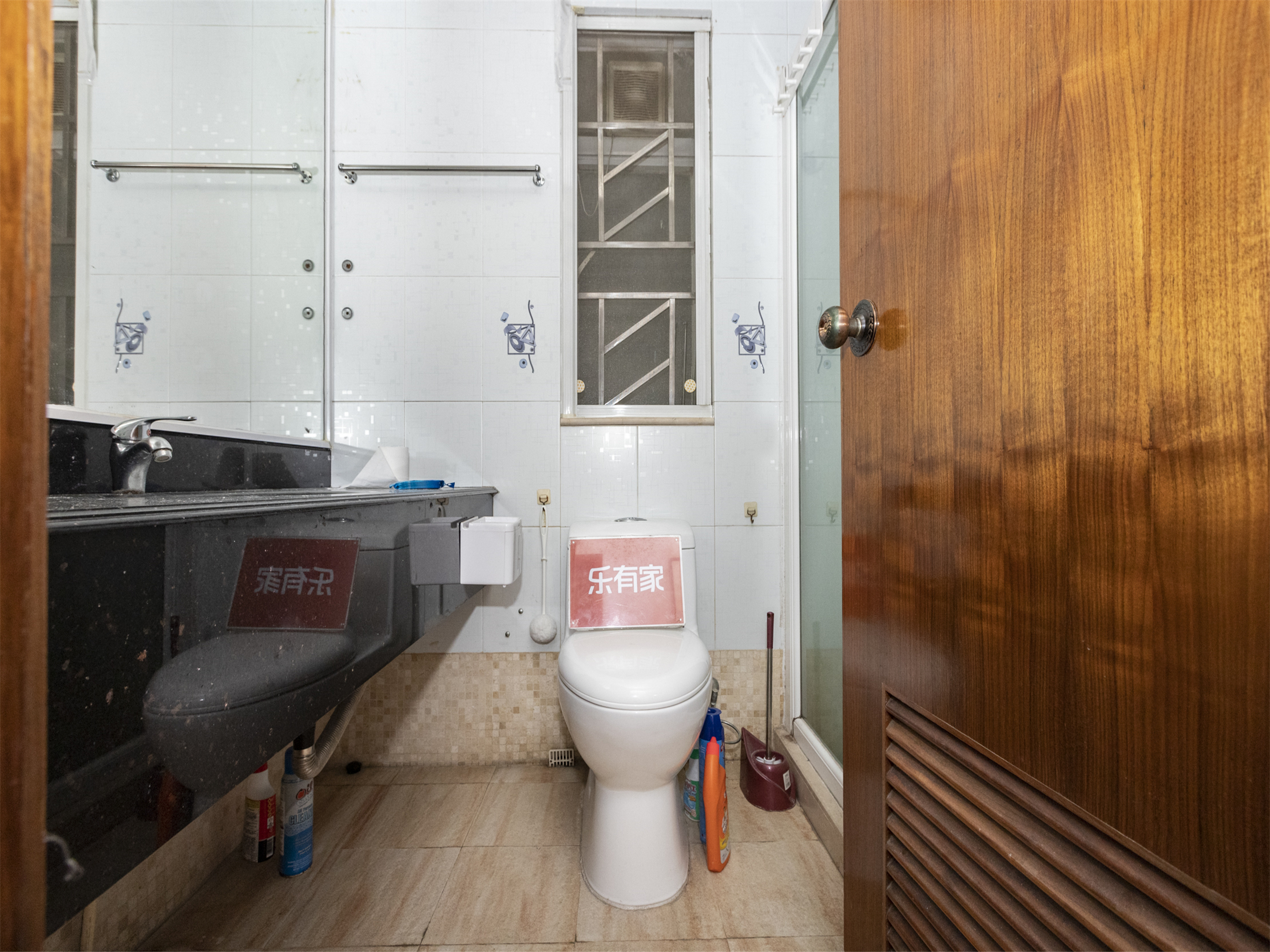 莲花山下，品质小区，欧式园林，舒适享受