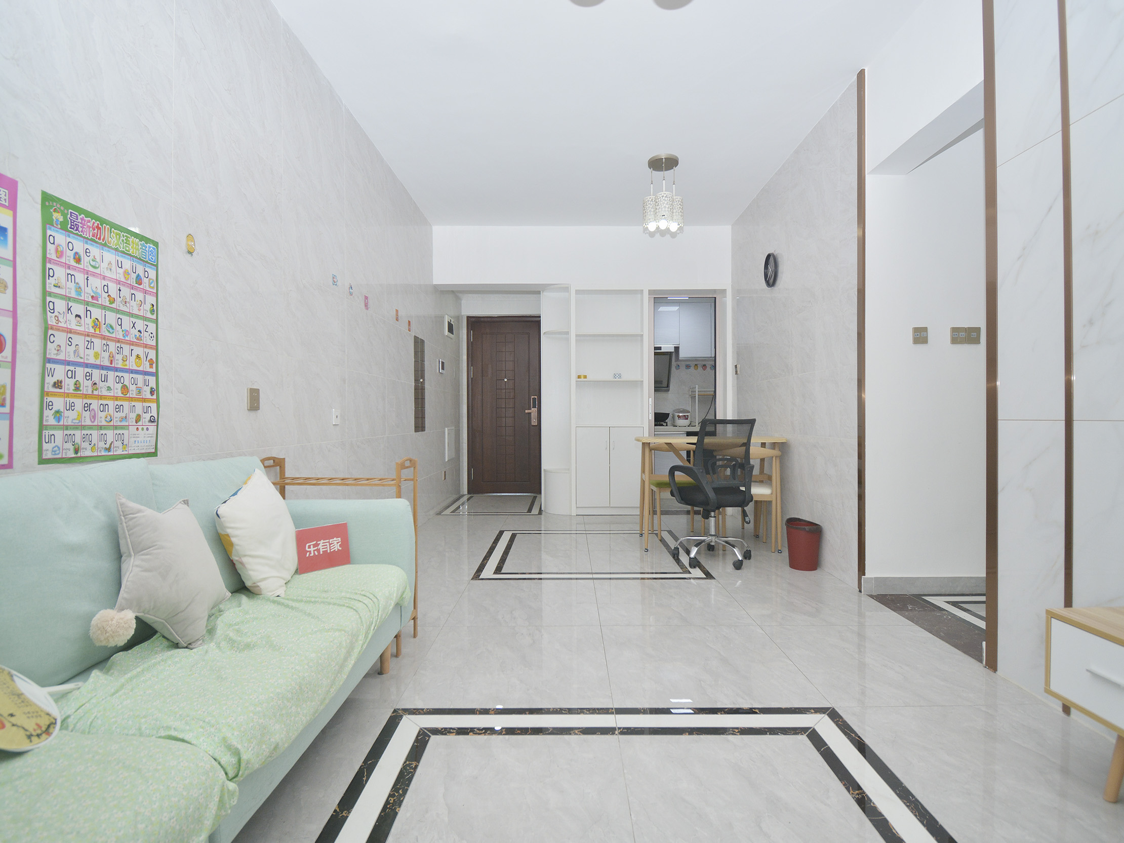 拾悦城新房源！方正户型，通风采光佳，车位充足，业主诚售，随时看房，机会难得！