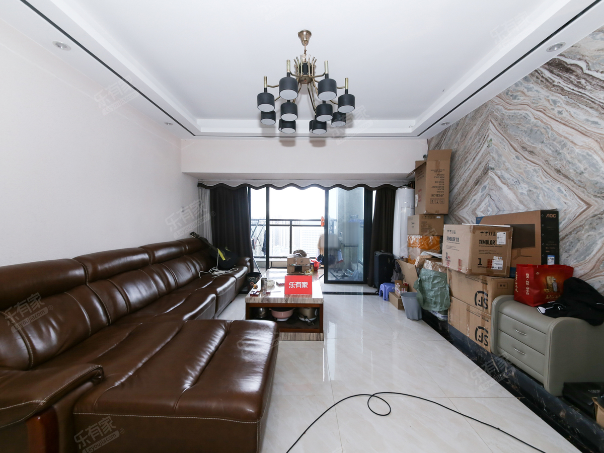 横岗地铁口银信二期，精装修5房大户型舒适居家-深圳银信中心二期二手房