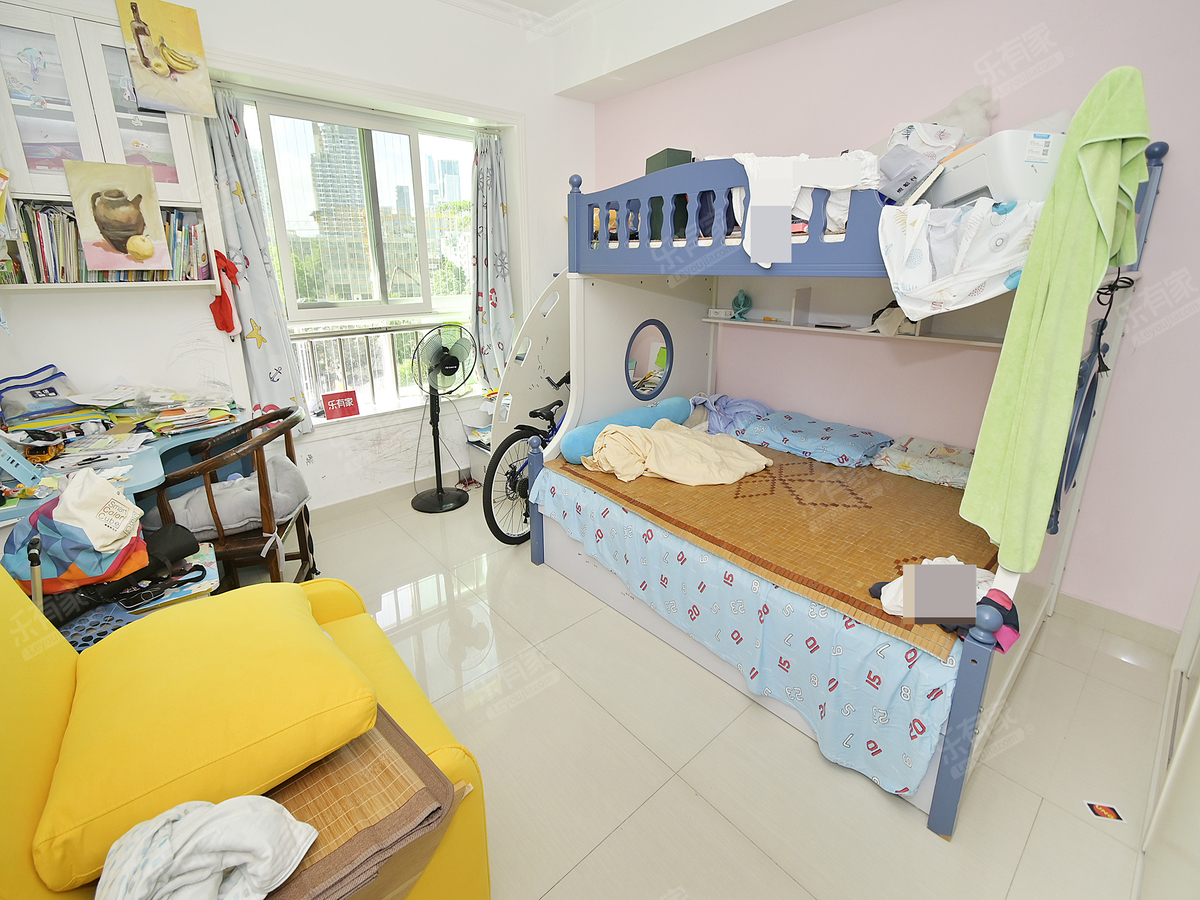 保税区精装4房，拎包入住，看房方便