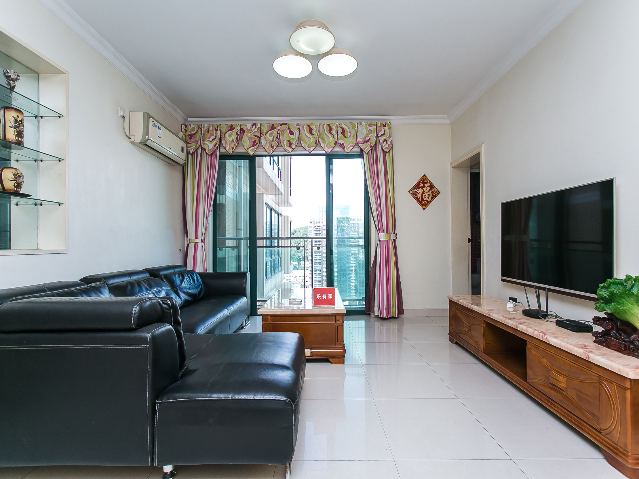 户型方正，业主急卖-深圳金港华庭二手房