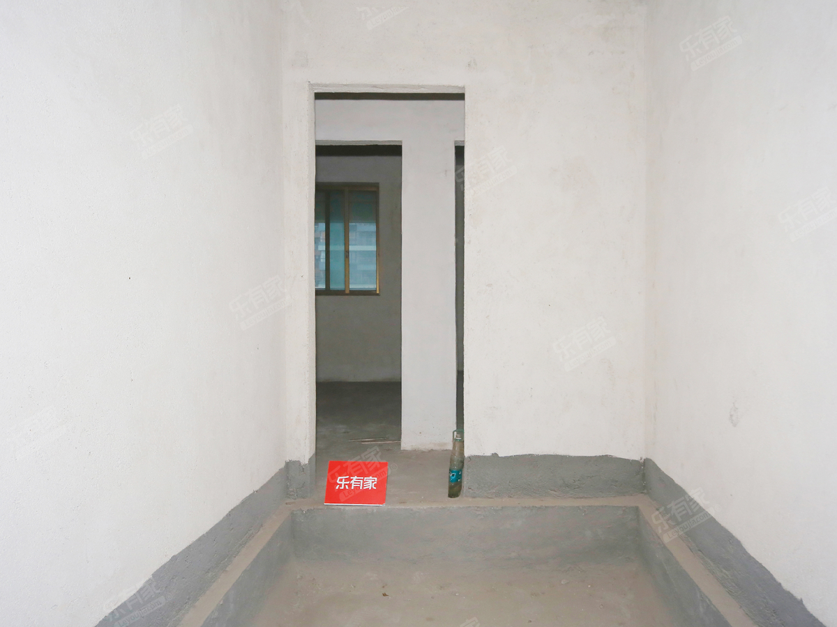 金河湾毛坯3房业主诚心放盘