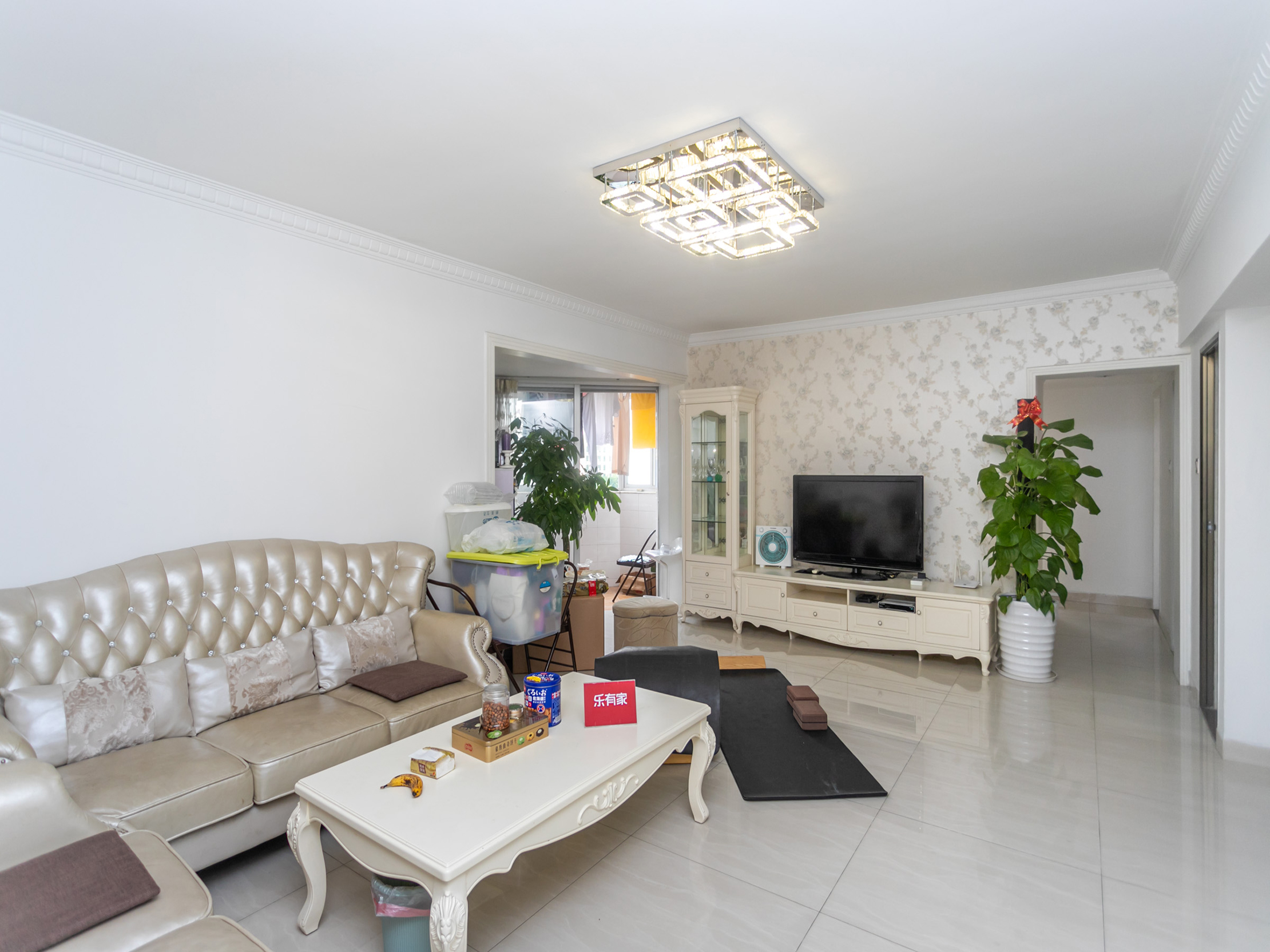 景田片区，四室两厅布局，宽敞明亮，适合家庭居住。朝向西北，享受温暖阳光，改造空间大，自由发挥设计风格。-深圳业城阁二手房