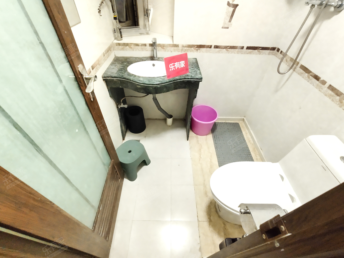 香缤广场厕所-1