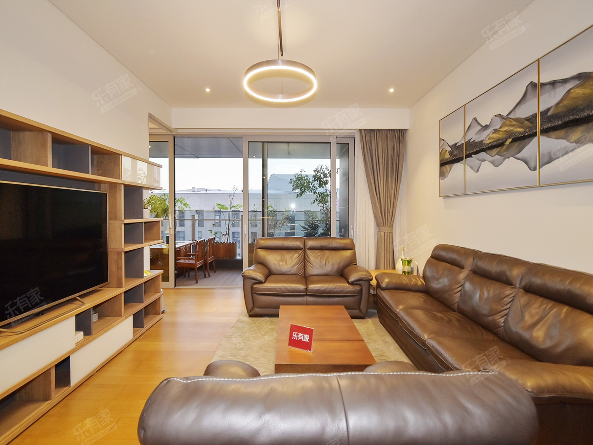深业上城西精装5室2厅361.43m²