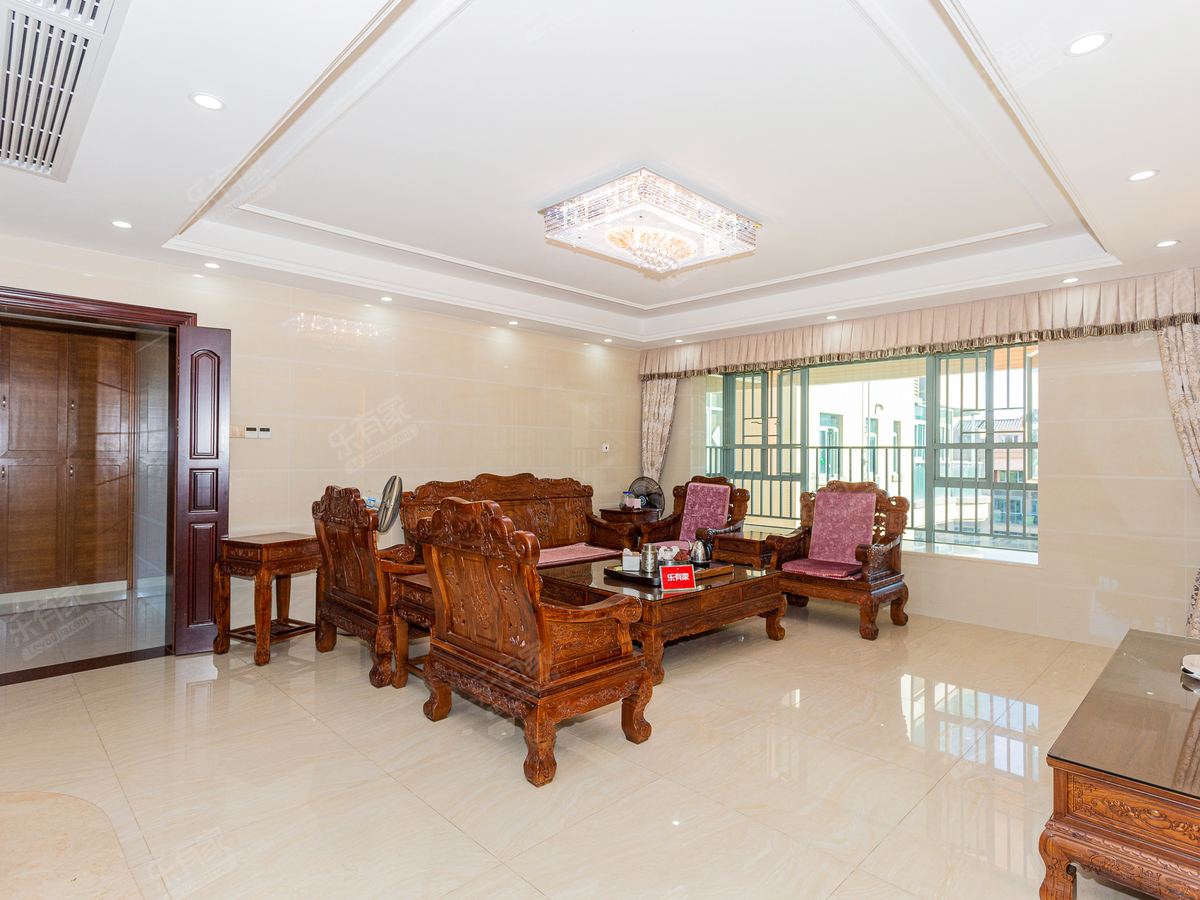 公园大地花园二期东南精装8室2厅177.29m²