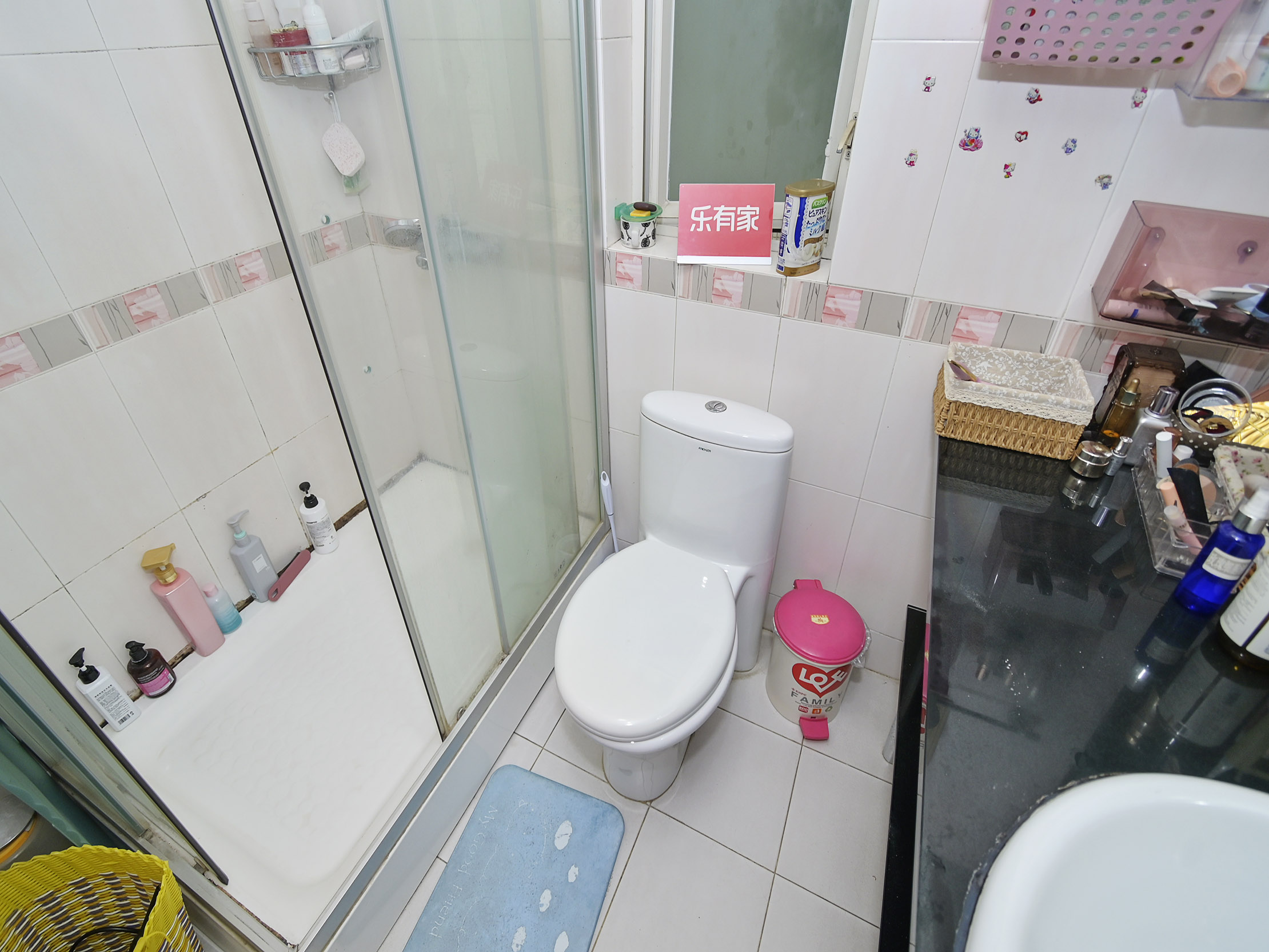 百花公寓，方正户型，通风采光佳，地面花园，物业优质，低于均价，诚心出售，随时看房！