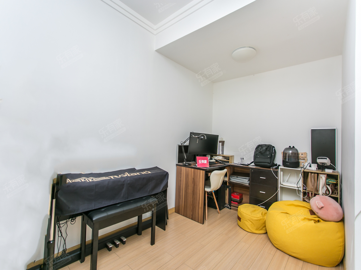 客厅出阳台的户型