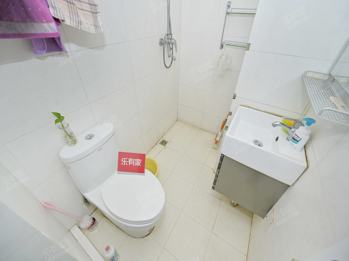 12年次新小区，业主诚心出售！看房方便！