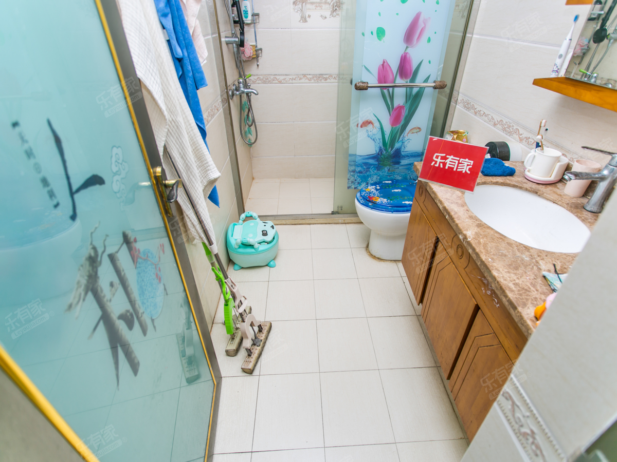 宝中花园社区，居家三房