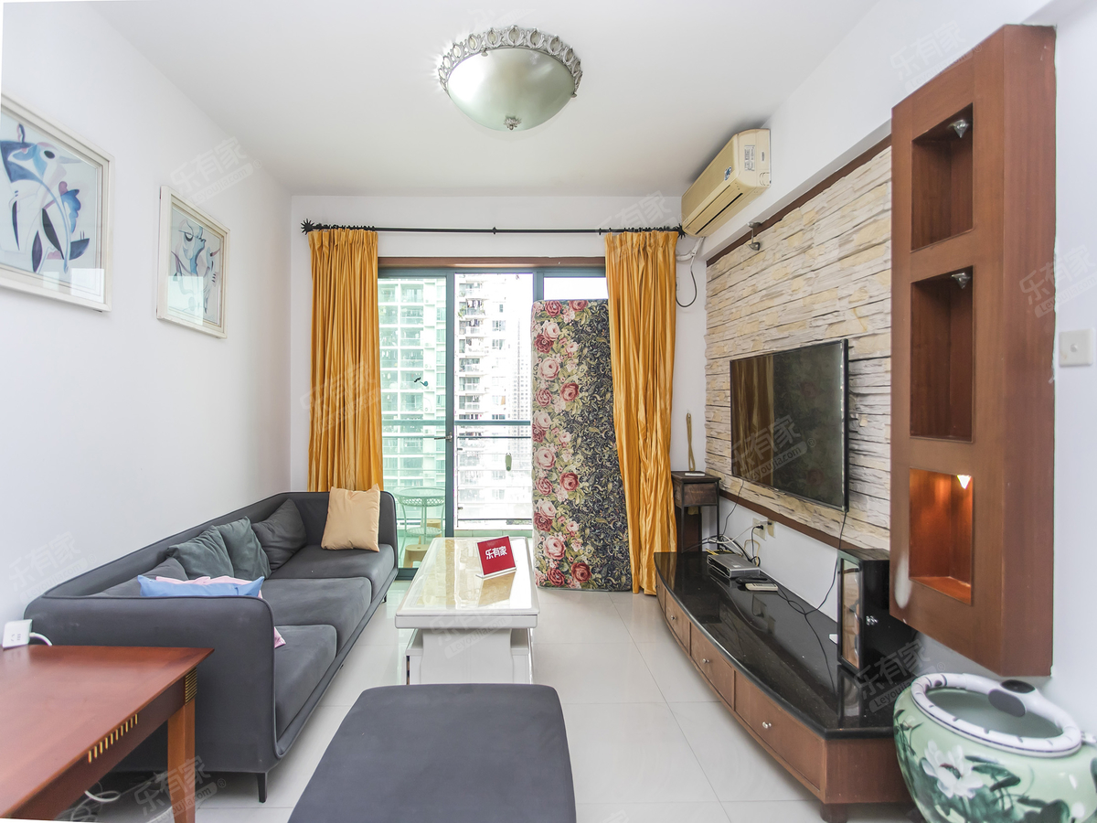 皇达东方雅苑北精装2室2厅68平方米