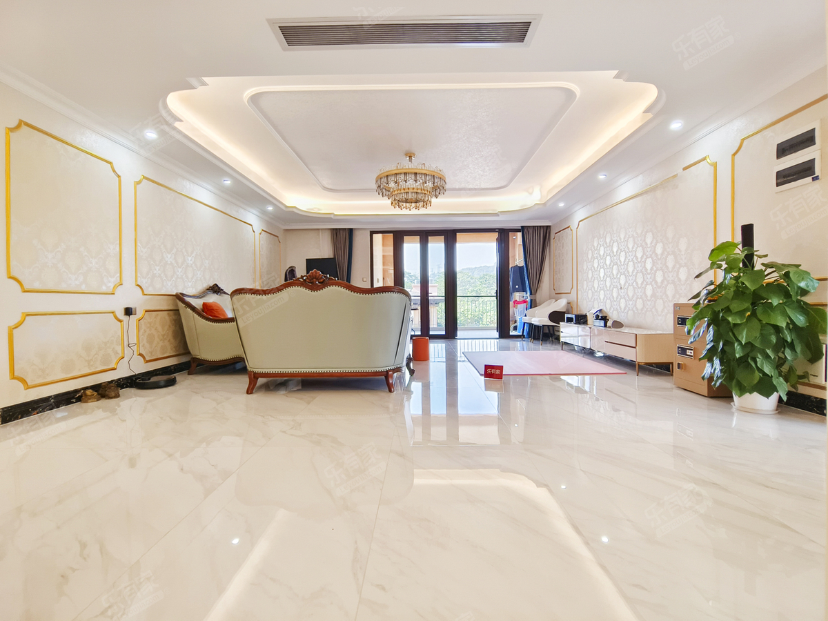 新世界名镌，车位充足，南向采光好，环境优美，医疗配套成熟！