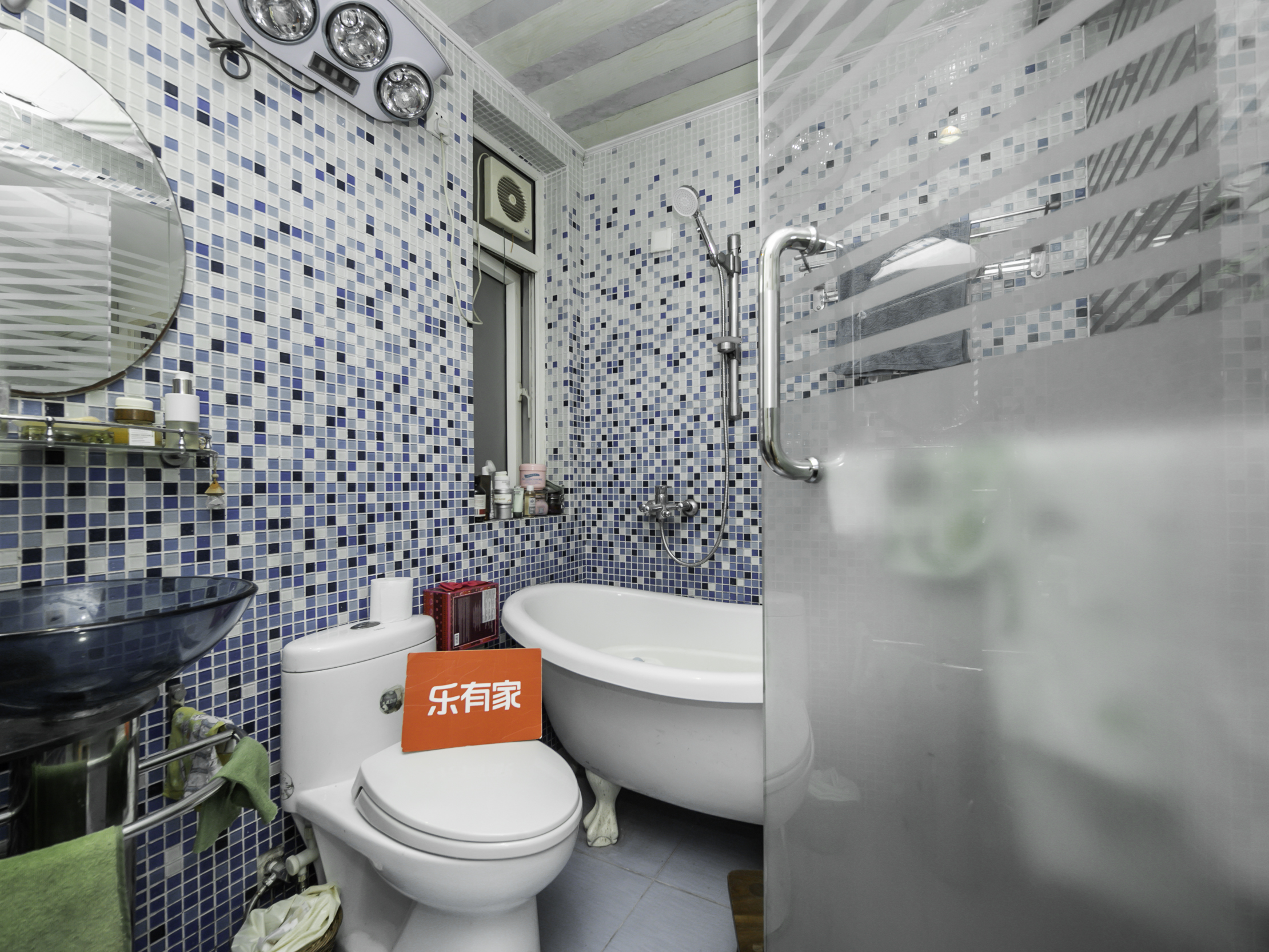 6号线梅林关地铁口，业主很诚心出售，看房方便